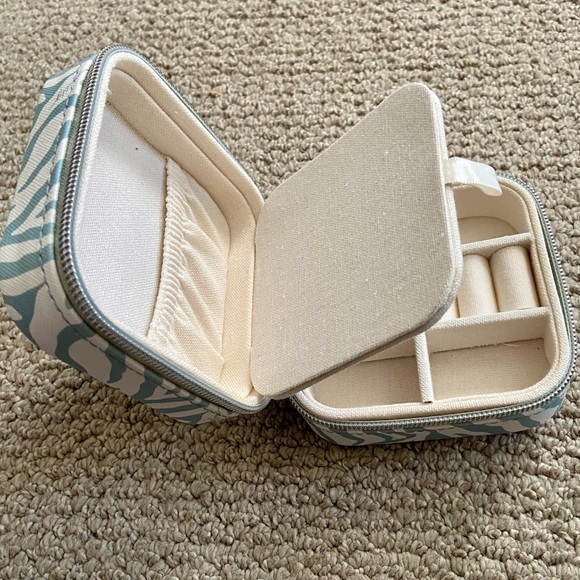 Milly Travel Jewelry Case (NWOT) - Picture 6 of 15